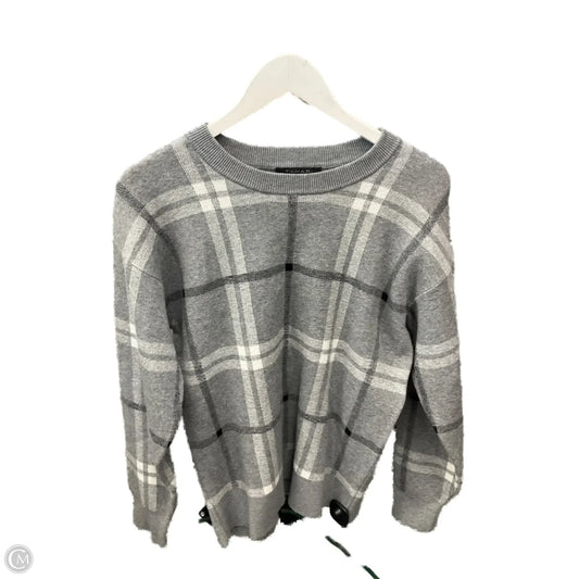 Sweater By Tahari By Arthur Levine In Grey, Size: L