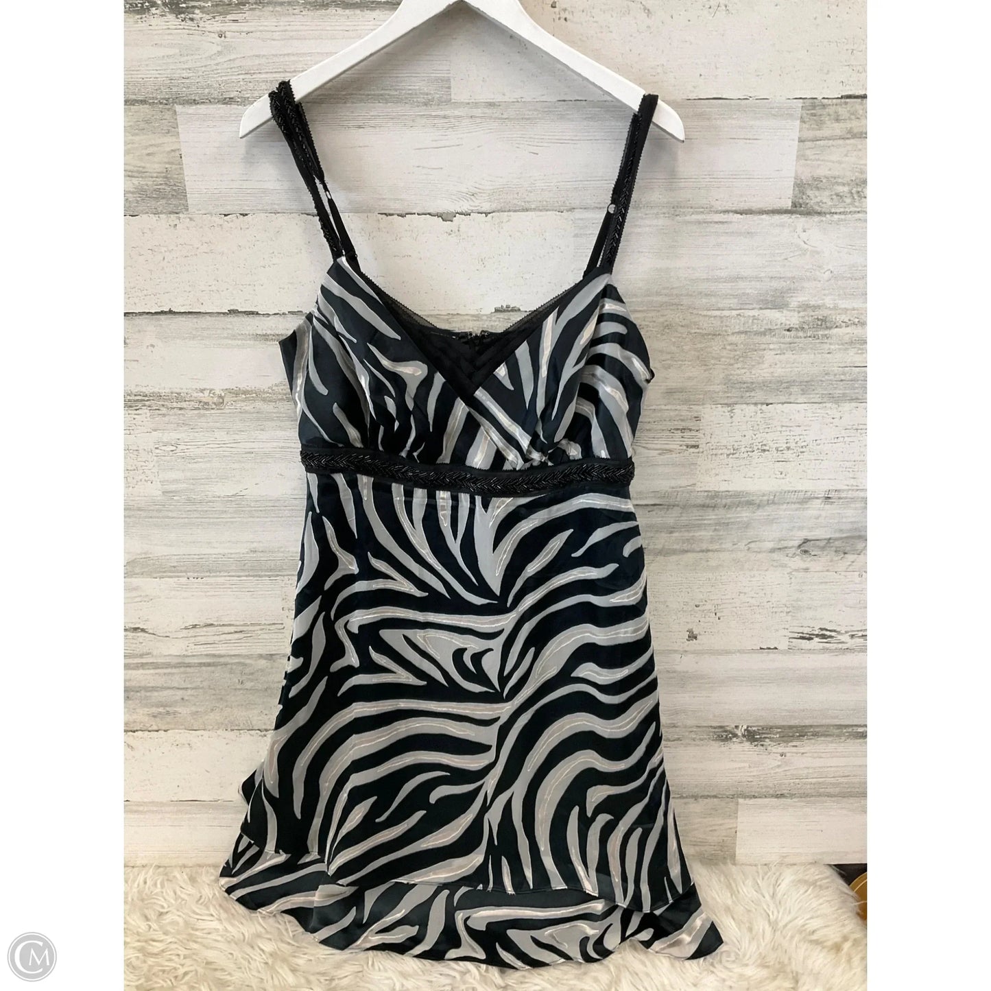 Dress Party Short By White House Black Market In Black & Cream, Size: L