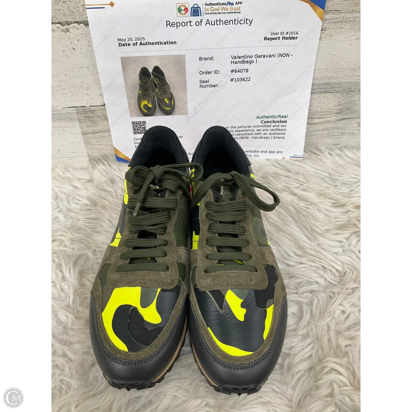 Shoes Luxury Designer By Valentino-garavani In Camouflage Print, Size: 8.5