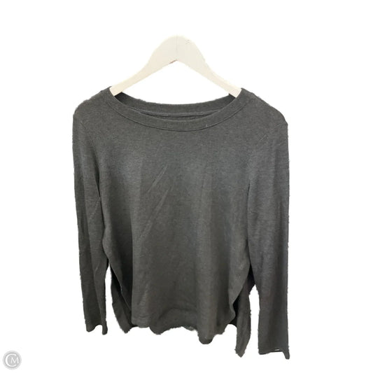 Athletic Top Long Sleeve Crewneck By Beyond Yoga In Grey, Size: S