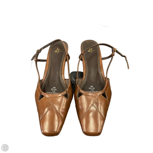 Shoes Heels Kitten By Life Stride In Brown, Size: 9