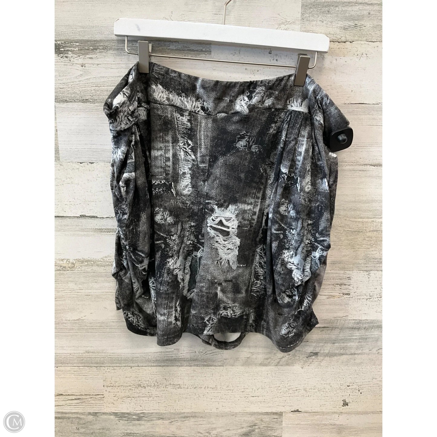 Shorts By White Birch In Grey, Size: 22