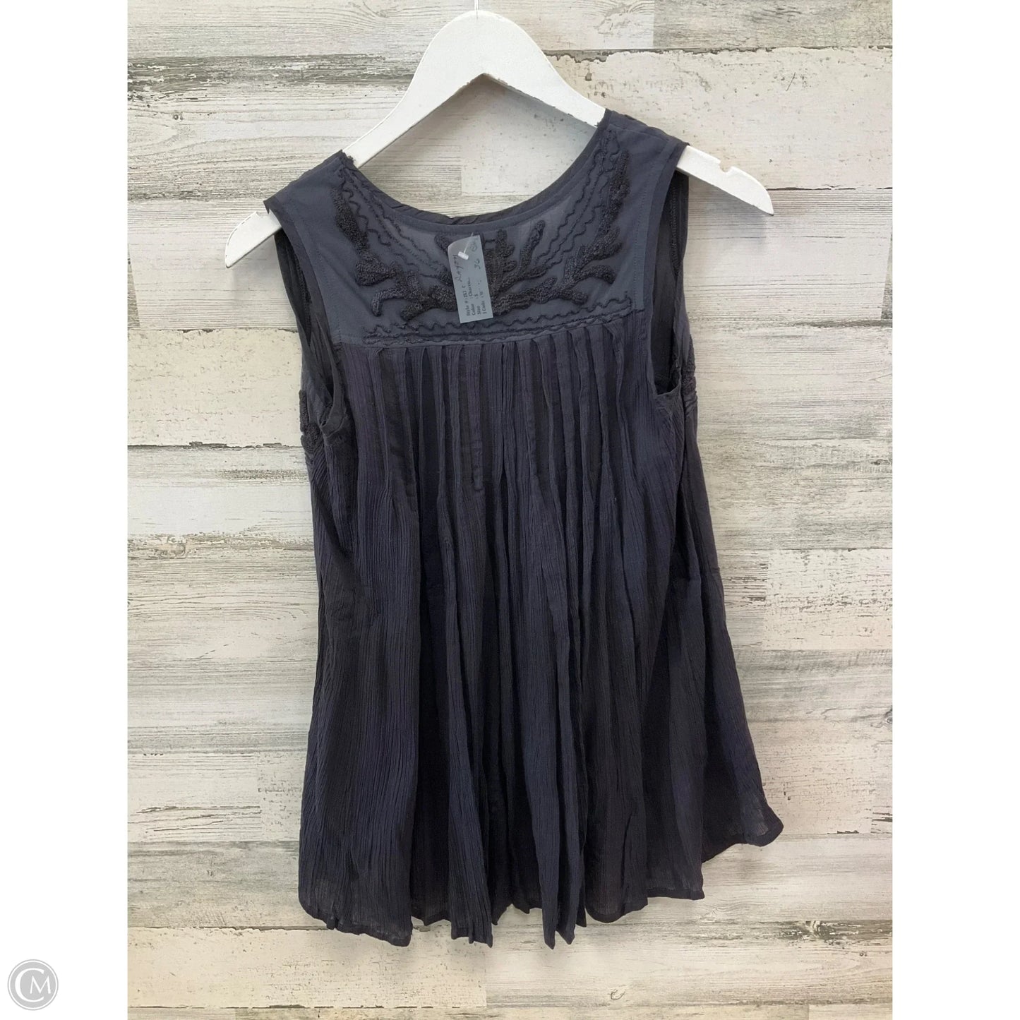 Top Sleeveless By Clothes Mentor In Grey, Size: S