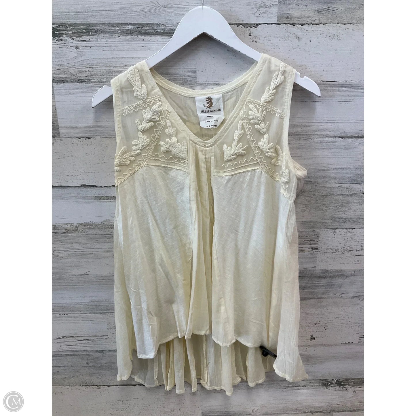 Top Sleeveless By Clothes Mentor In Cream, Size: S