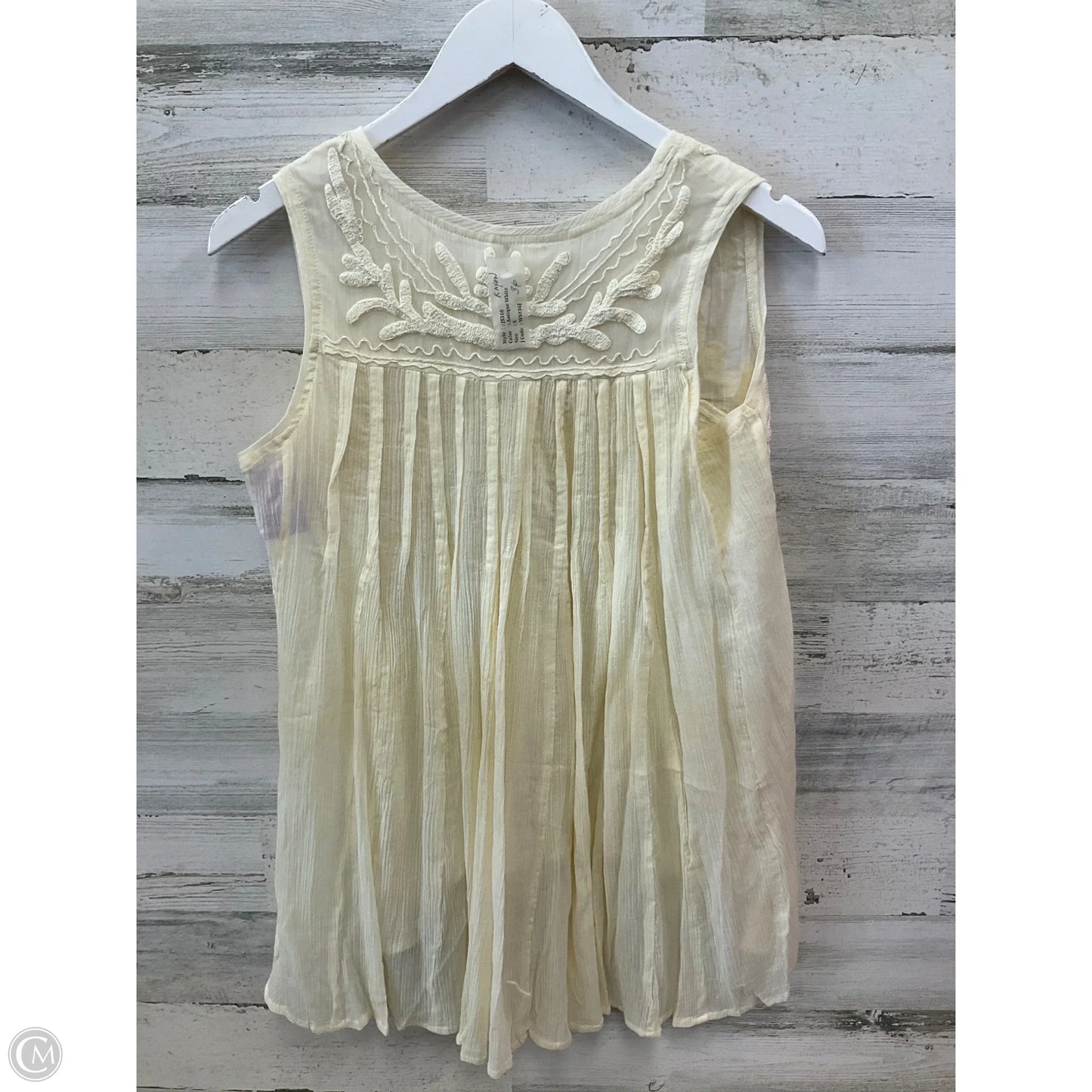 Top Sleeveless By Clothes Mentor In Cream, Size: S