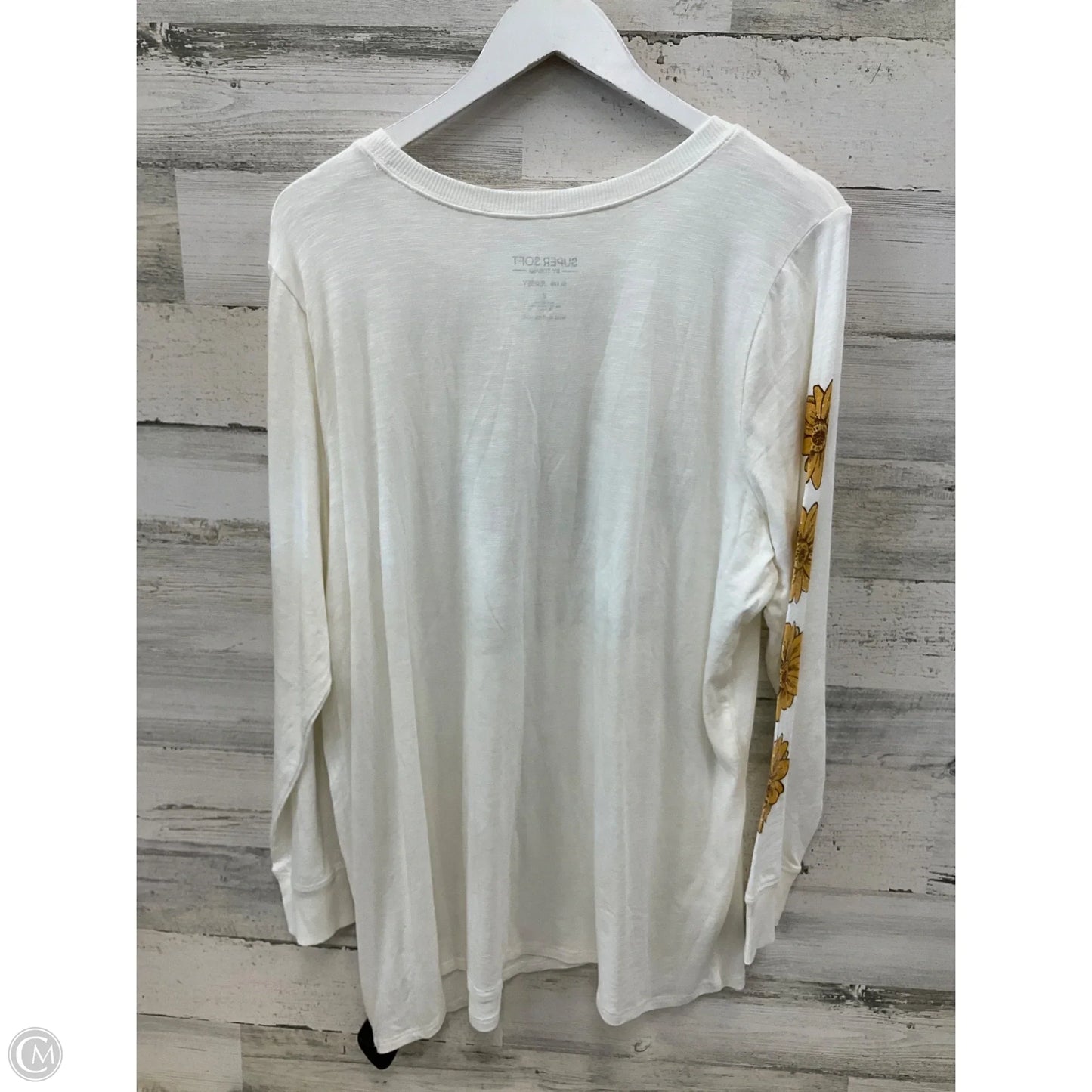 Top Long Sleeve By Torrid In Cream, Size: 2x