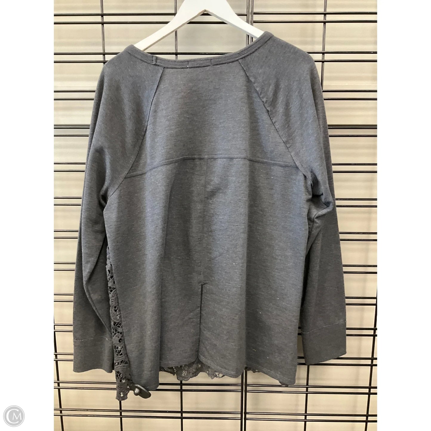 Top Long Sleeve By Maurices In Grey, Size: 2x