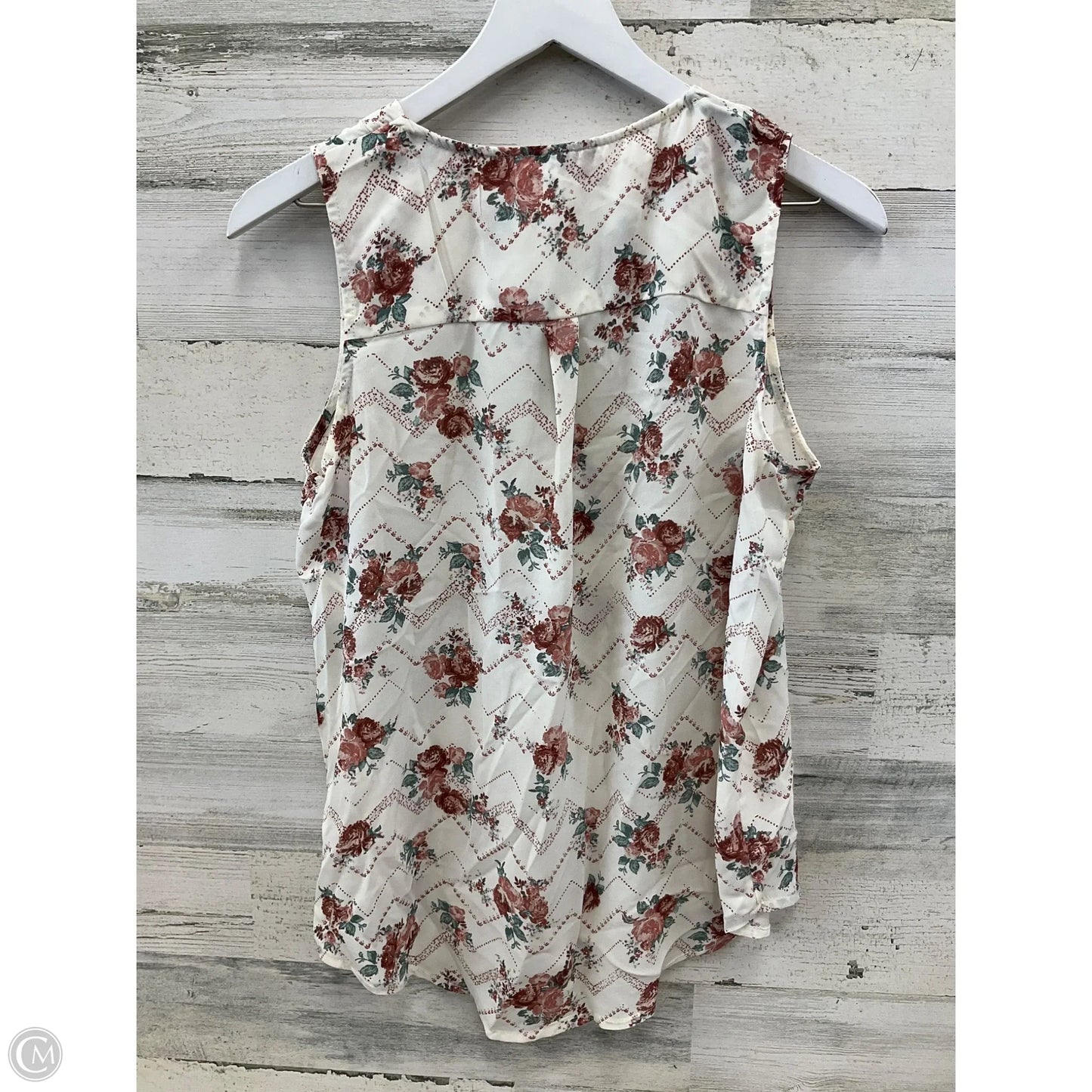 Top Sleeveless By Maurices In Cream, Size: M
