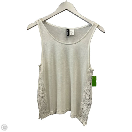 Top Sleeveless By Divided In White, Size: S