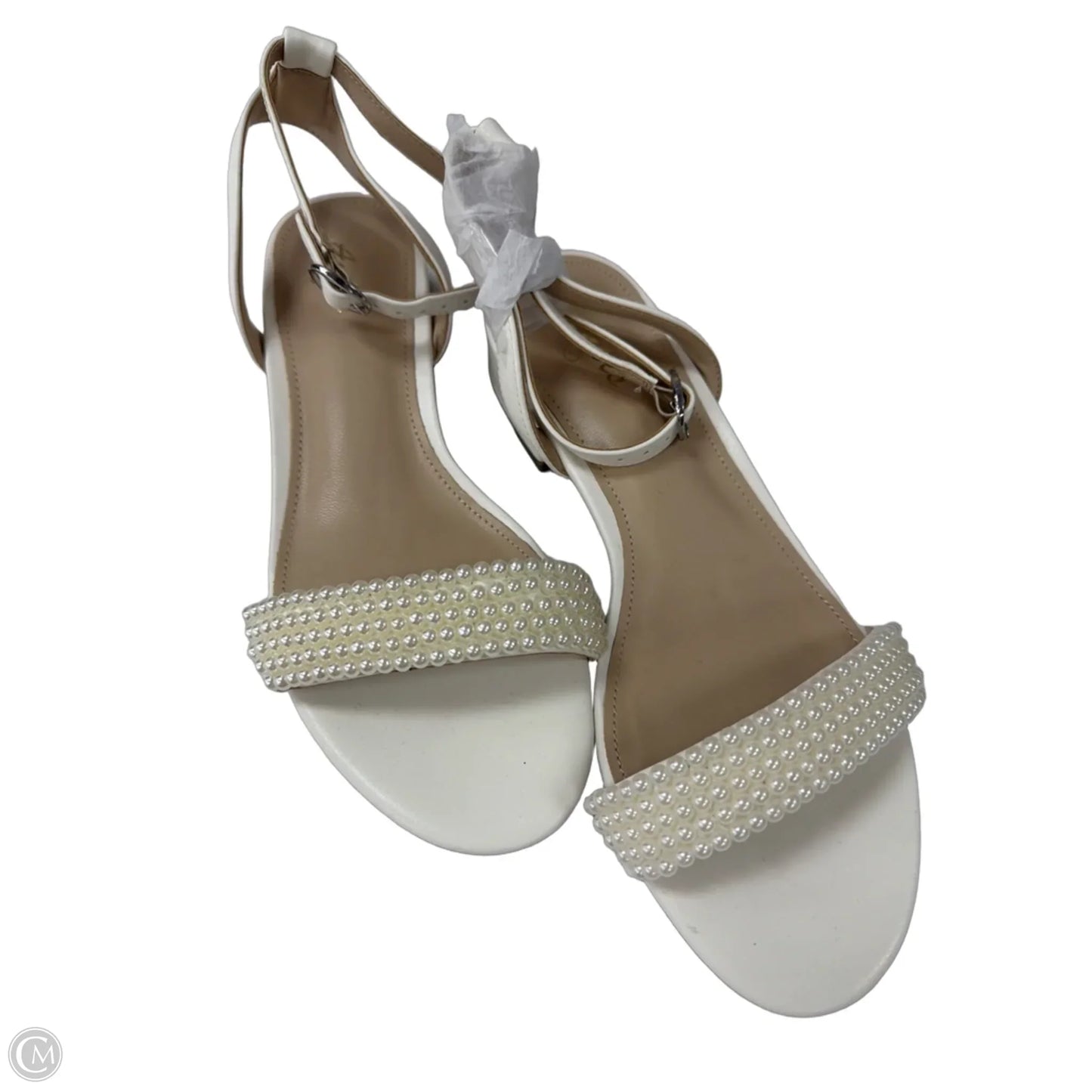 Sandals Flats By Clothes Mentor In White, Size: 7