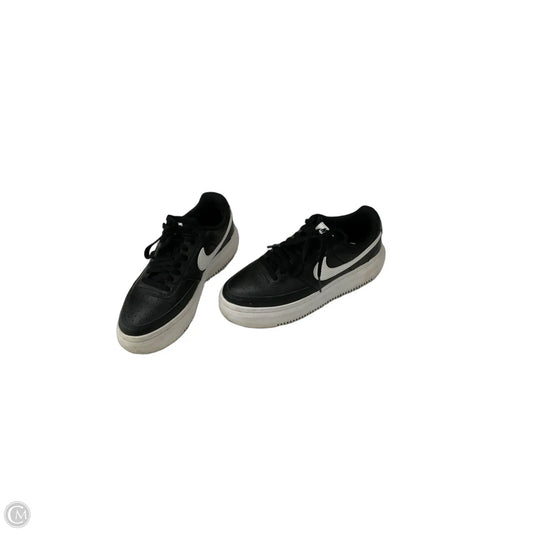 Shoes Sneakers By Nike In Black & White, Size: 7