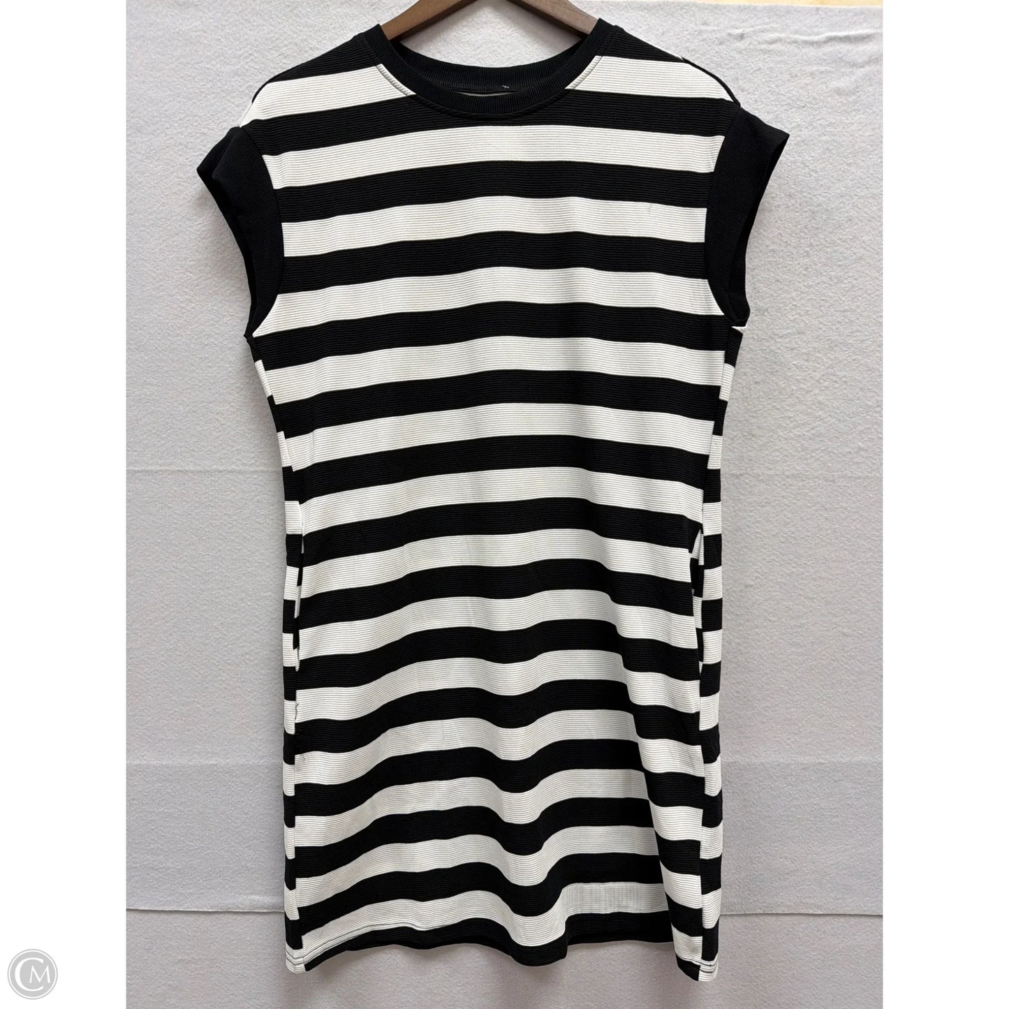 Dress Casual Midi By Clothes Mentor In Striped Pattern, Size: M