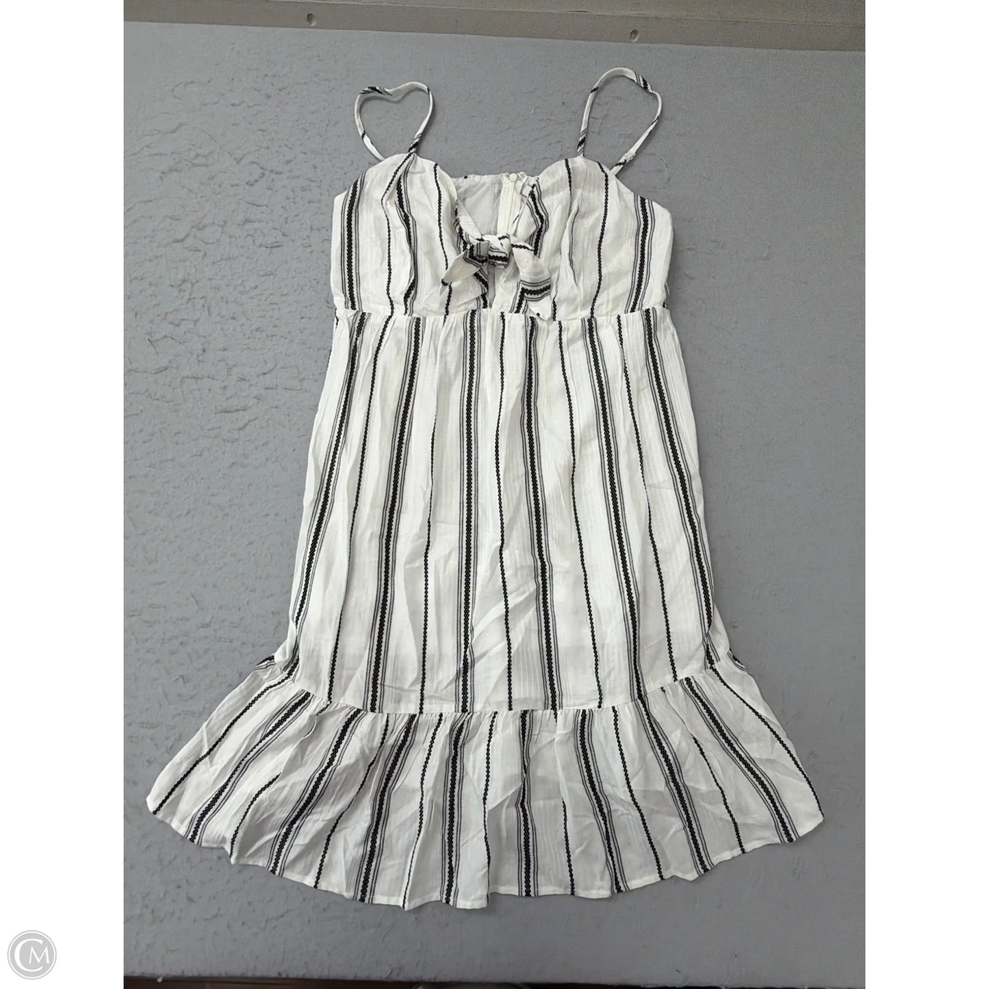 Dress Casual Short By Clothes Mentor In Striped Pattern, Size: L