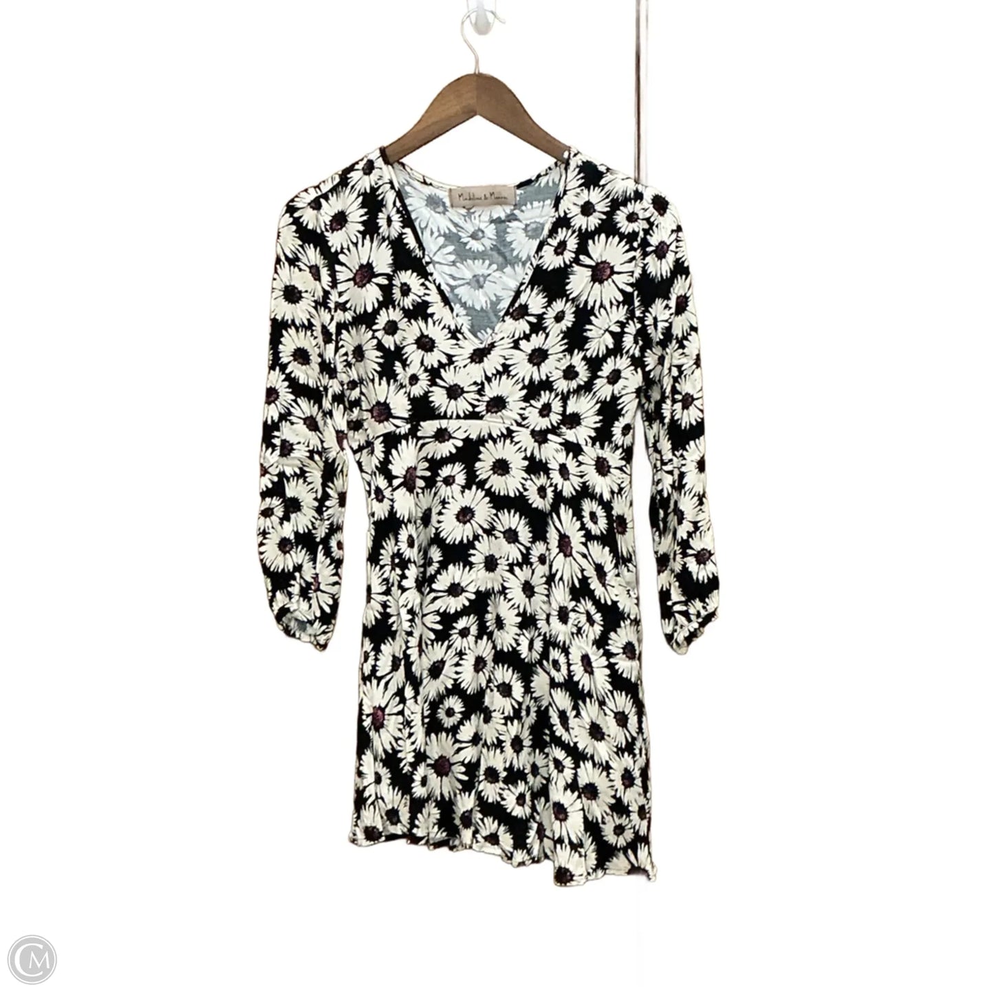 Dress Casual Short By Madeline and Monroe In Floral Print, Size: S