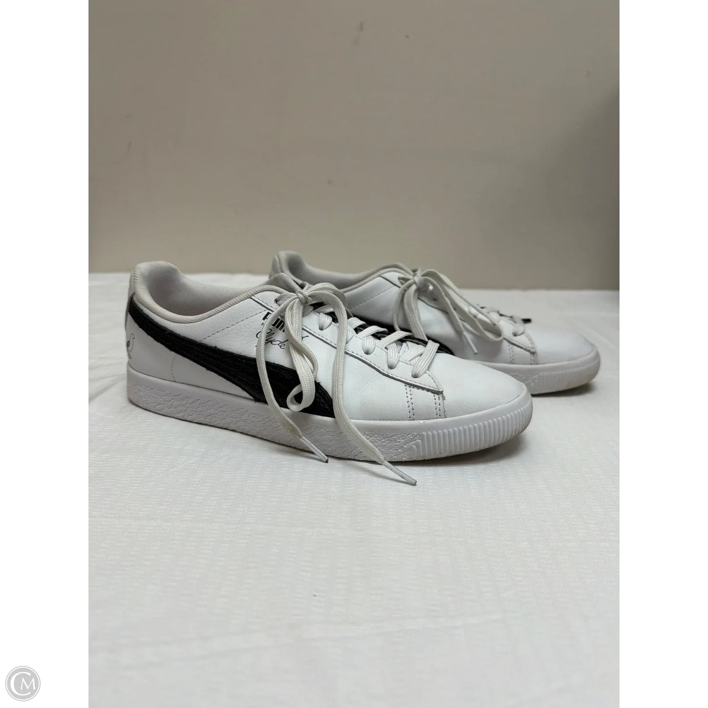 Shoes Sneakers By Puma In Black & White, Size: 8