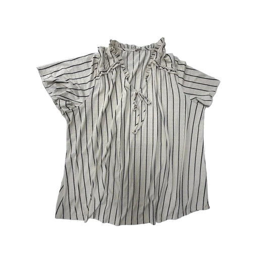 Top Short Sleeve By Cato In Striped Pattern, Size: 2x