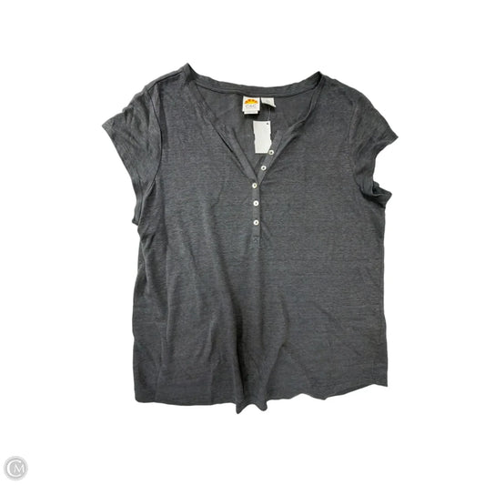 Top Short Sleeve By C And C In Grey, Size: L