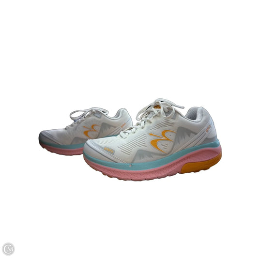 Shoes Sneakers By Clothes Mentor In White, Size: 8