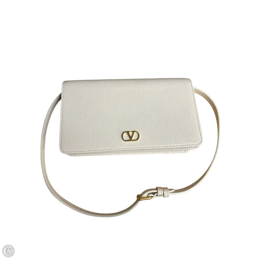 Handbag Luxury Designer By Valentino-garavani, Size: Small