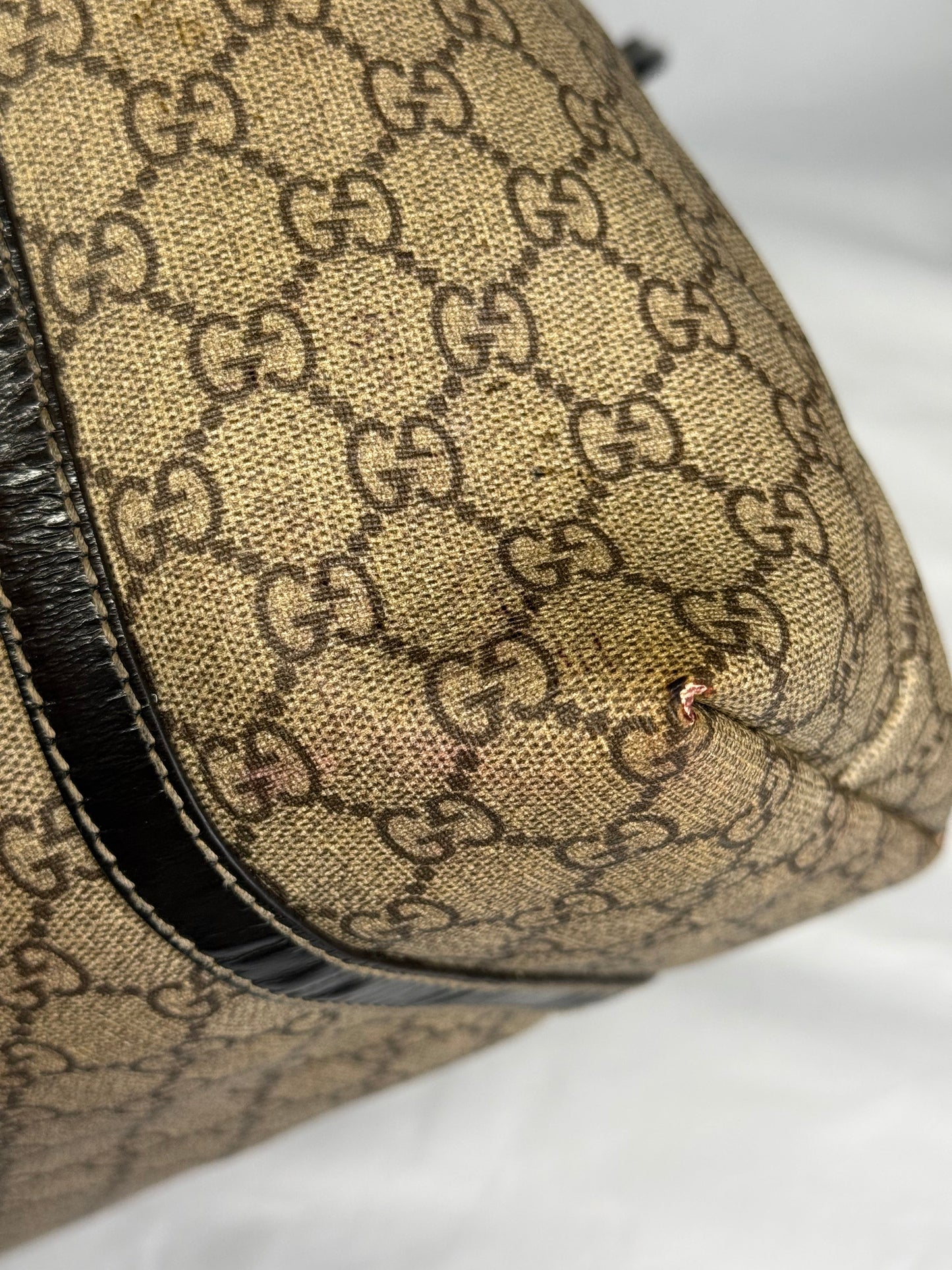Tote Luxury Designer By Gucci, Size: Medium