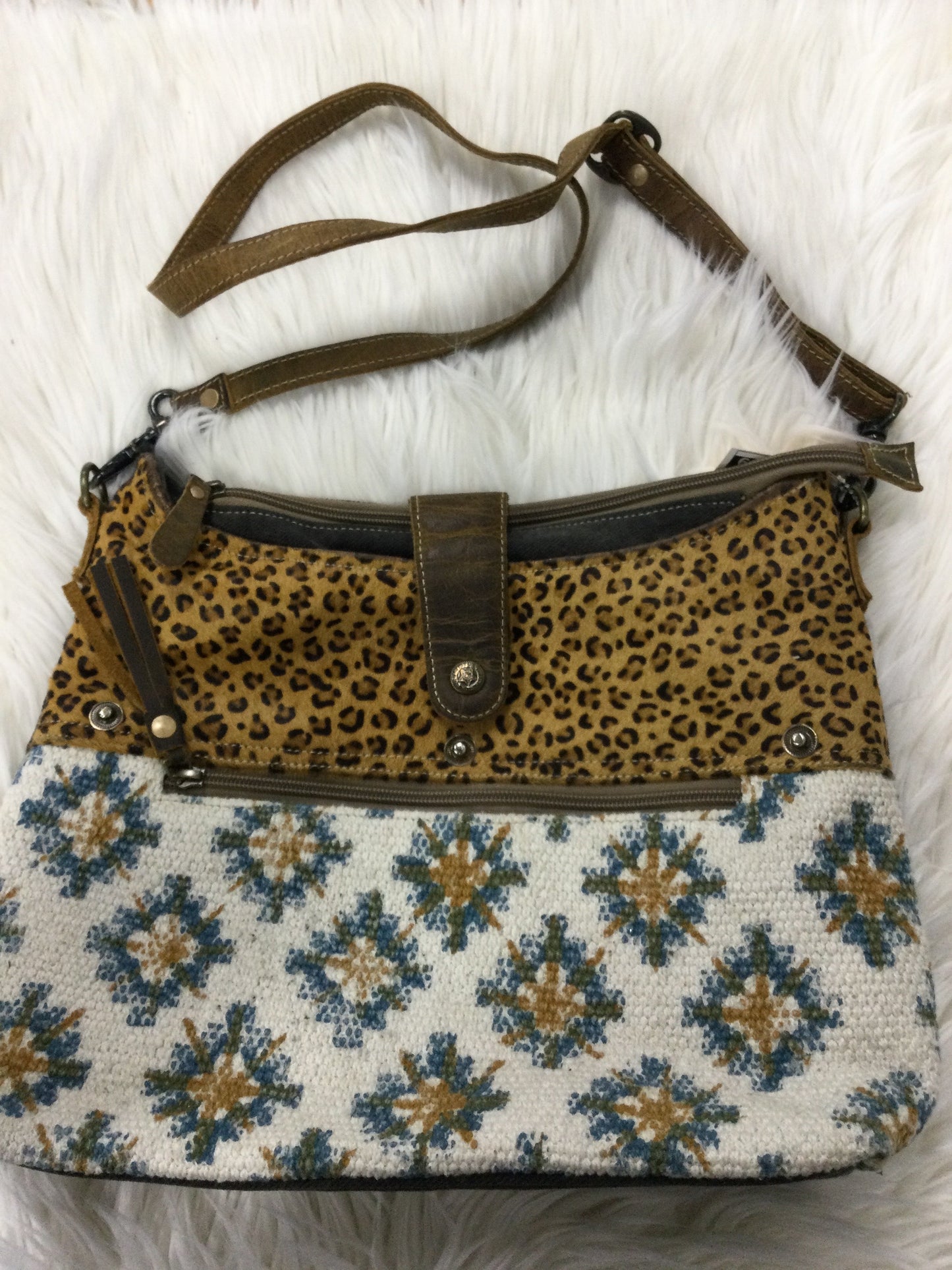 Crossbody By Cmc In Animal Print, Size:Medium