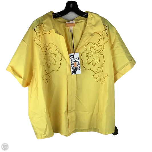 Top Short Sleeve By Future Collective In Yellow, Size: Xxl