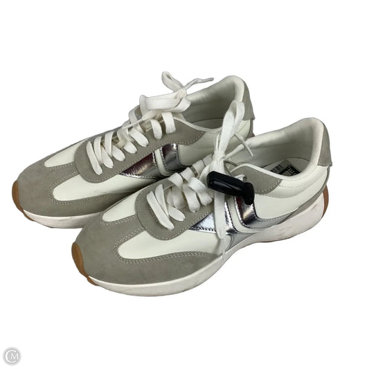 Shoes Sneakers By Steve Madden In Silver, Size: 10