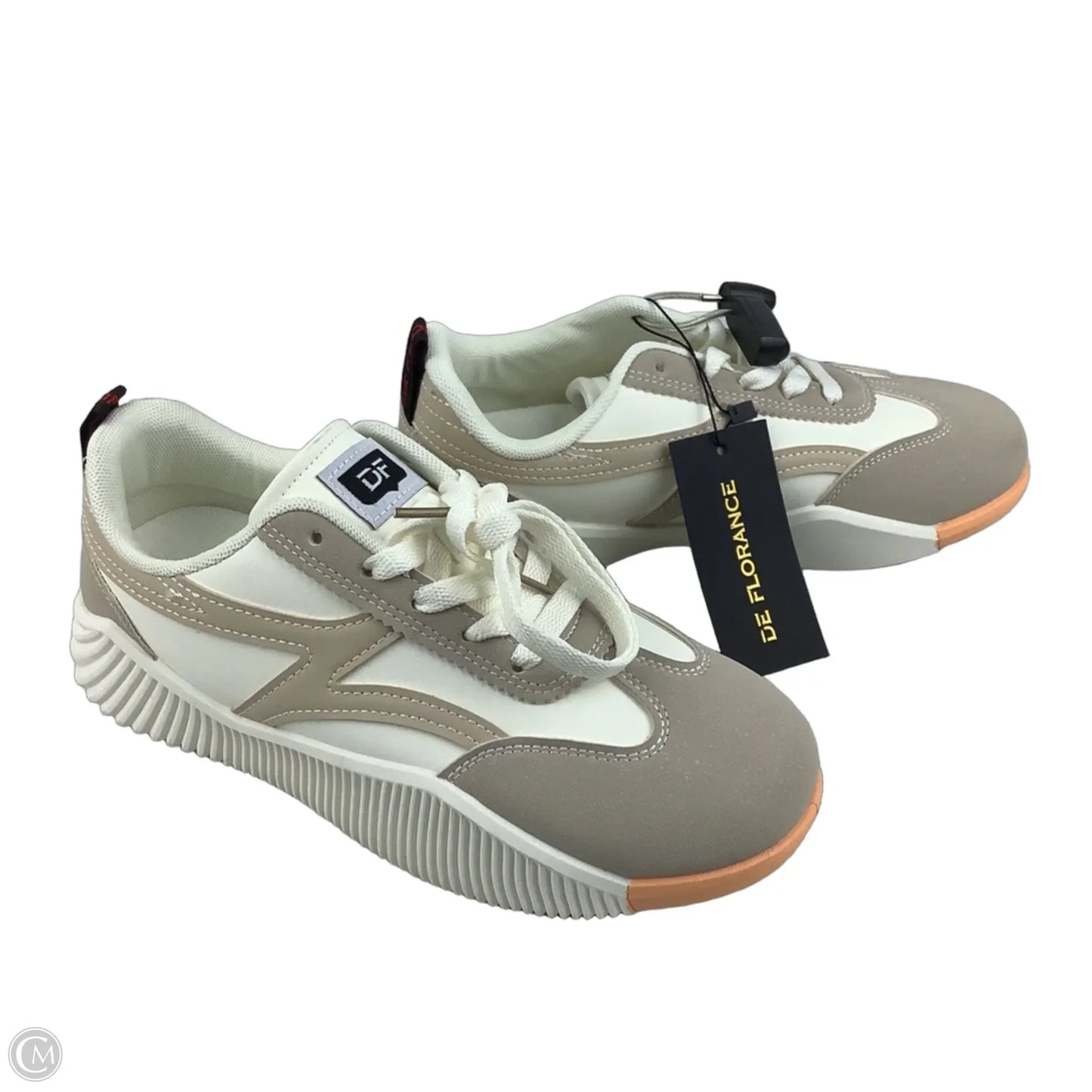 Shoes Sneakers By Clothes Mentor In Cream, Size: 7.5