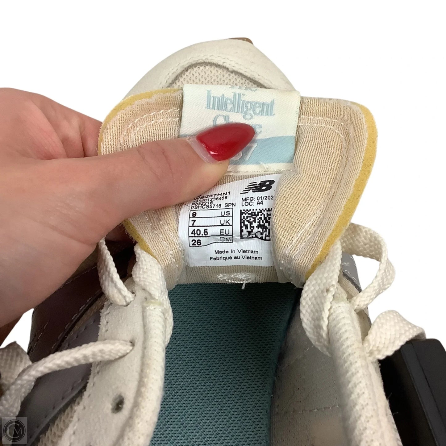 Shoes Athletic By New Balance In Beige, Size: 9