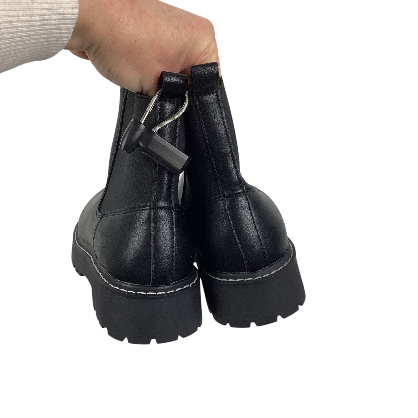 Boots Ankle Flats By Dolce Vita  Size: 8