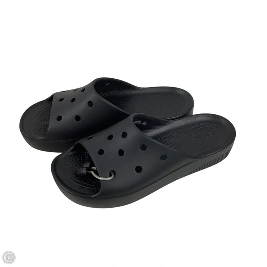 Shoes Flats By Crocs In Black, Size: 9
