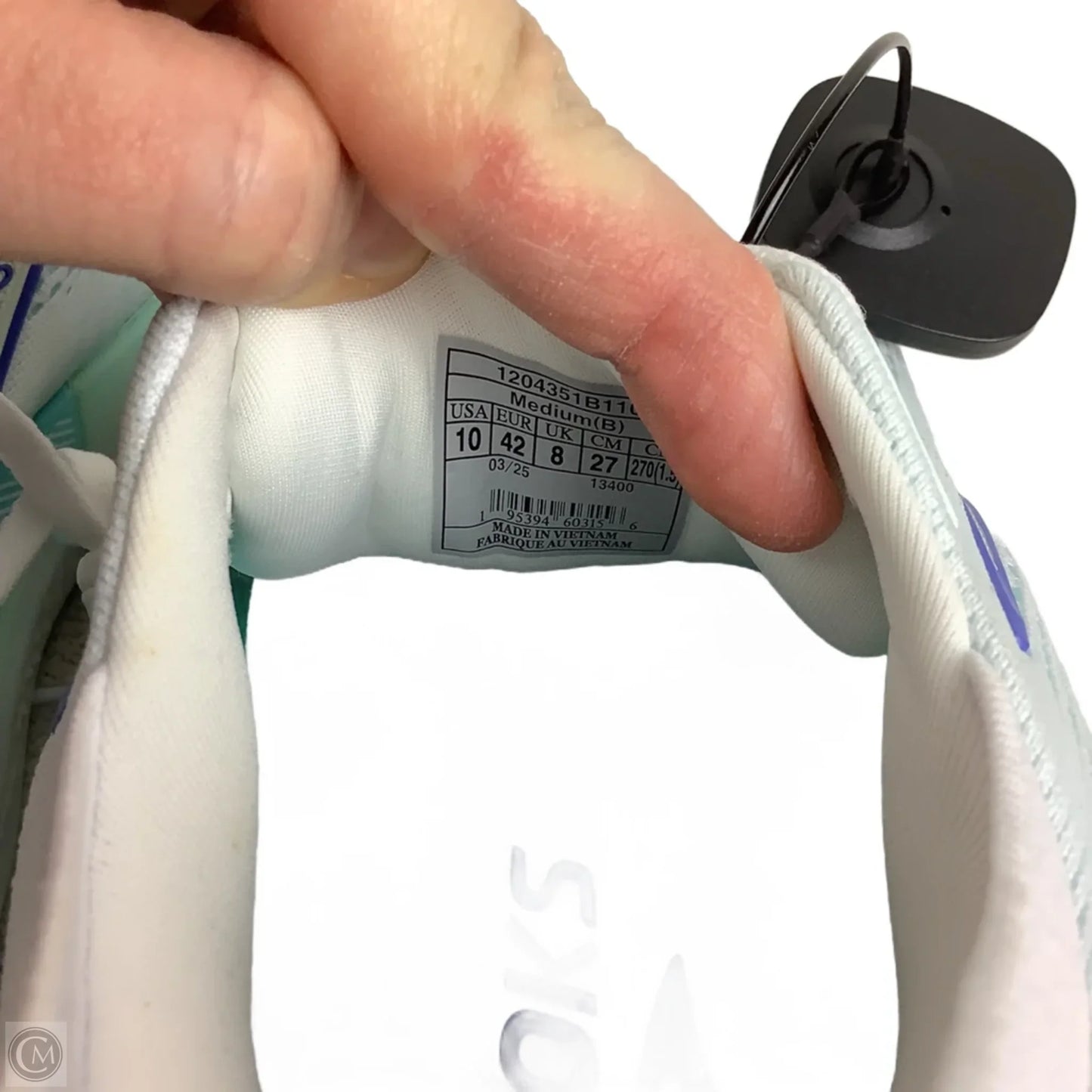 Shoes Athletic By Brooks In White, Size: 10