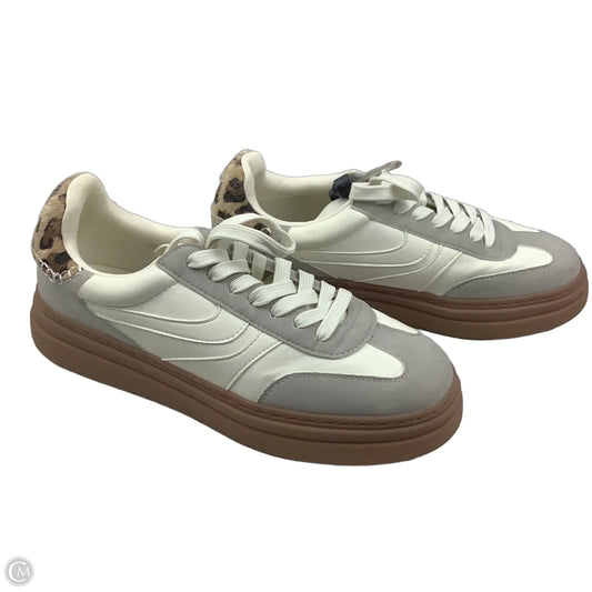 Shoes Sneakers By Clothes Mentor In Cream & Grey, Size: 10