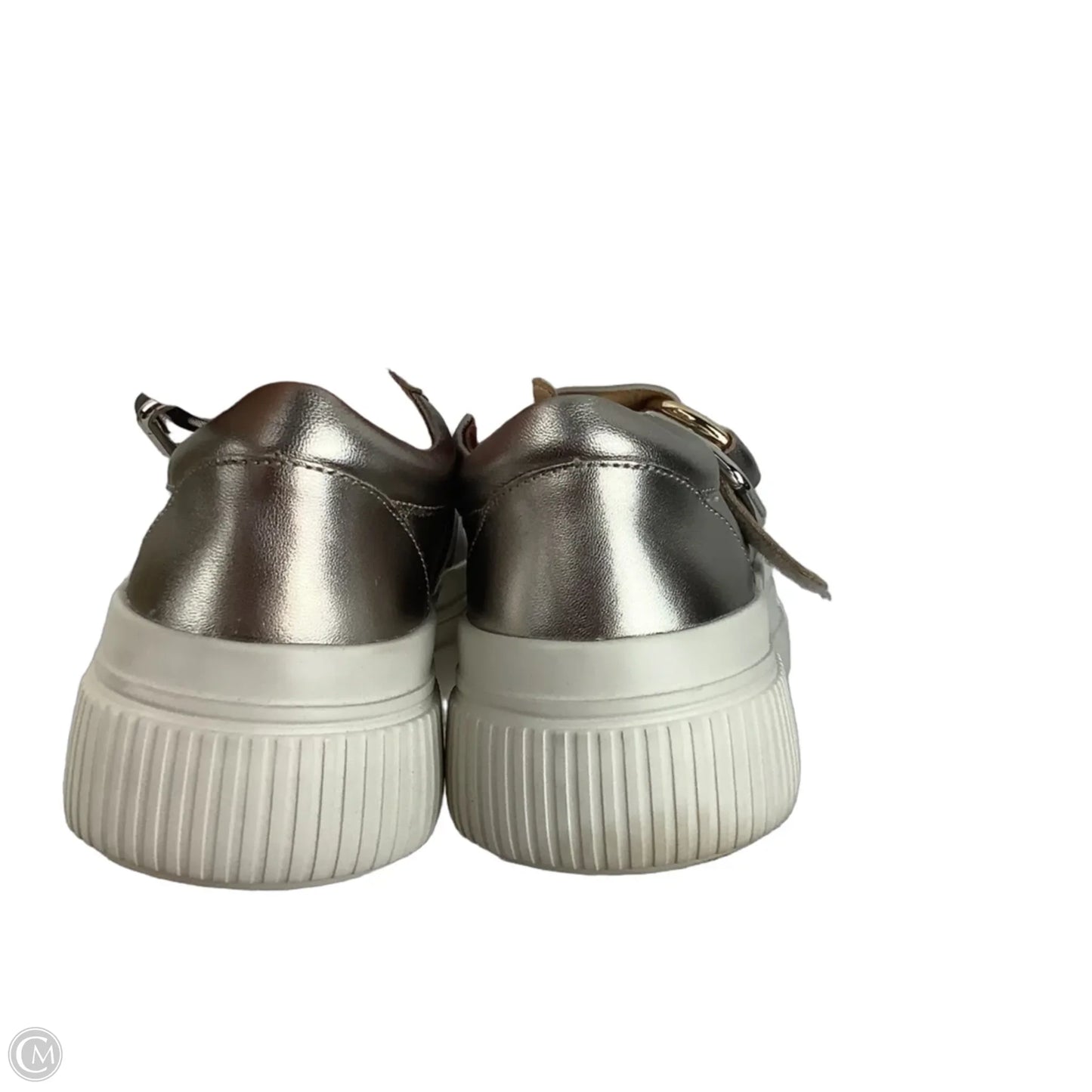 Shoes Sneakers By Clothes Mentor In Silver, Size: 8