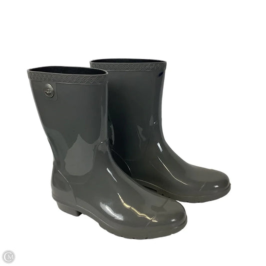 Boots Designer By Ugg In Grey, Size: 9
