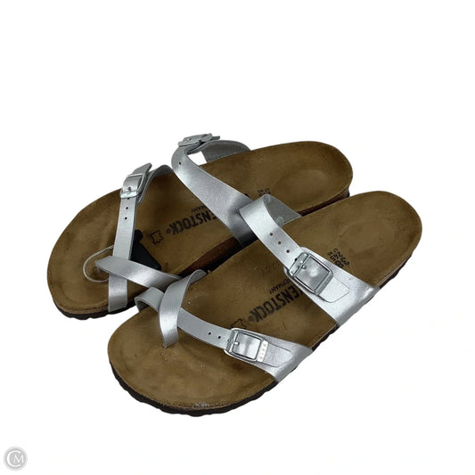 Sandals Flats By Birkenstock In Silver, Size: 7 (38)