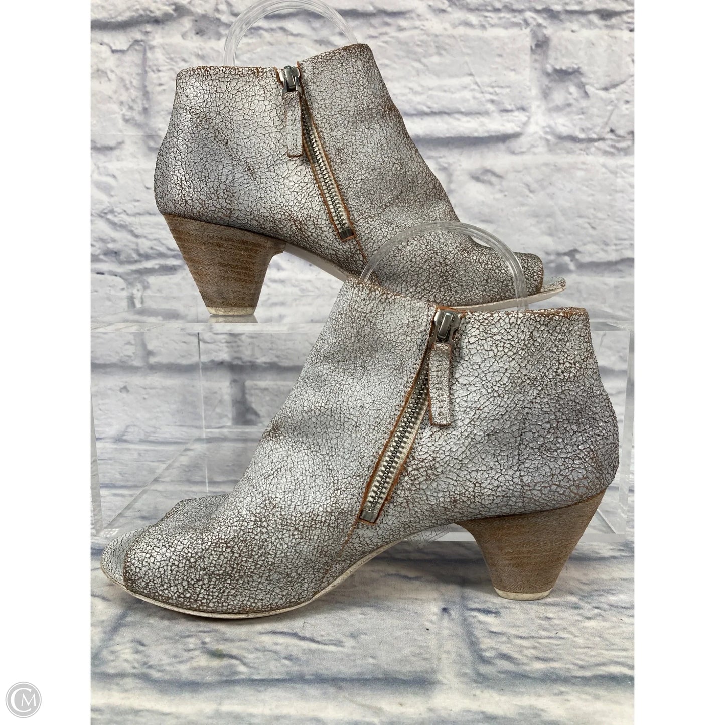 Boots Ankle Heels By Clothes Mentor In Brown & Cream, Size: 7.5