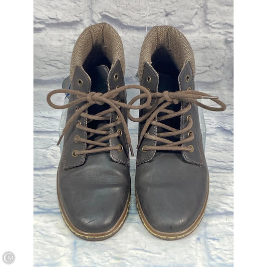 Shoes Flats By Dr Martens In Brown, Size: 8