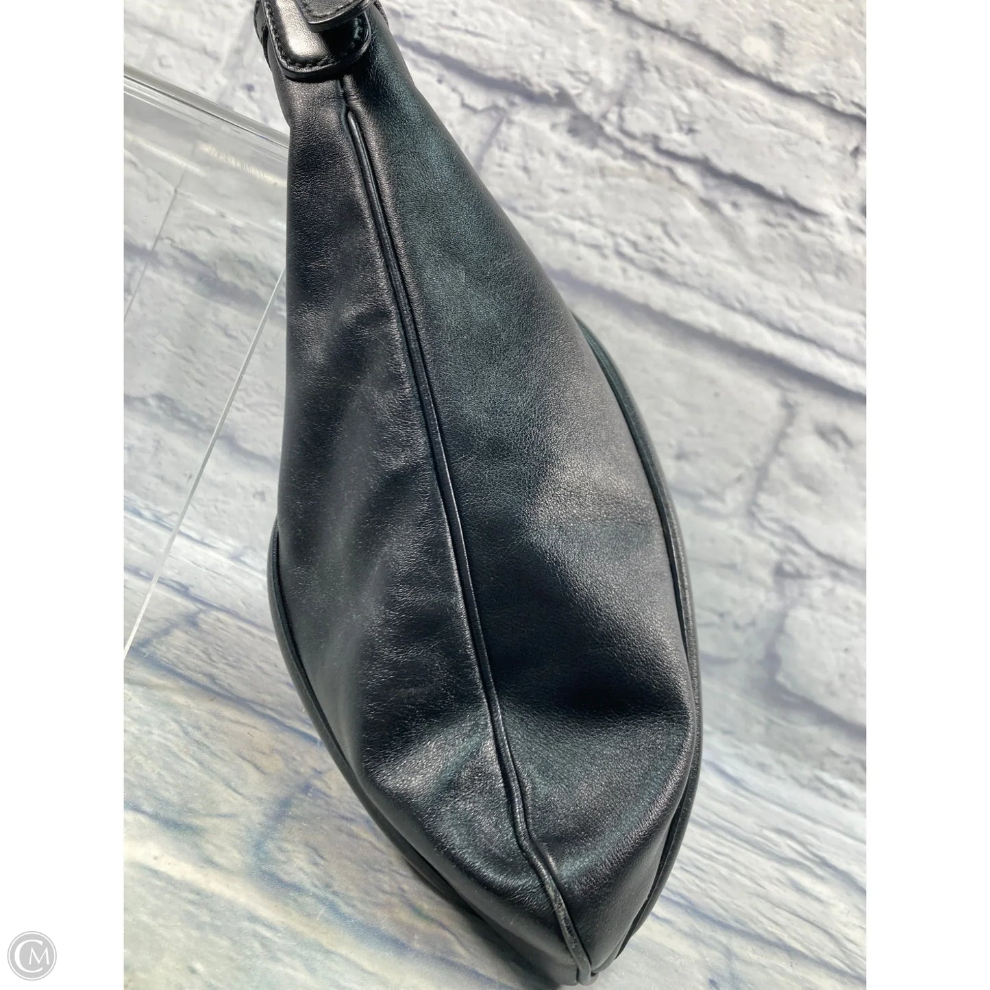 Handbag Luxury Designer By Gucci, Size: Medium