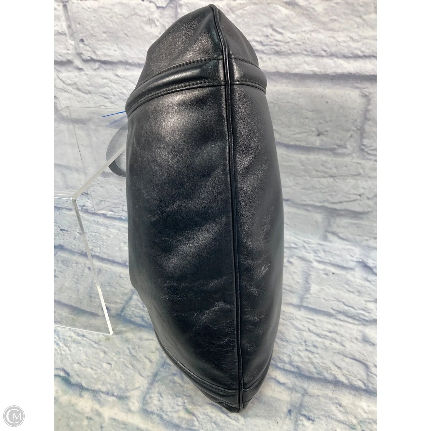 Handbag Luxury Designer By Gucci, Size: Medium