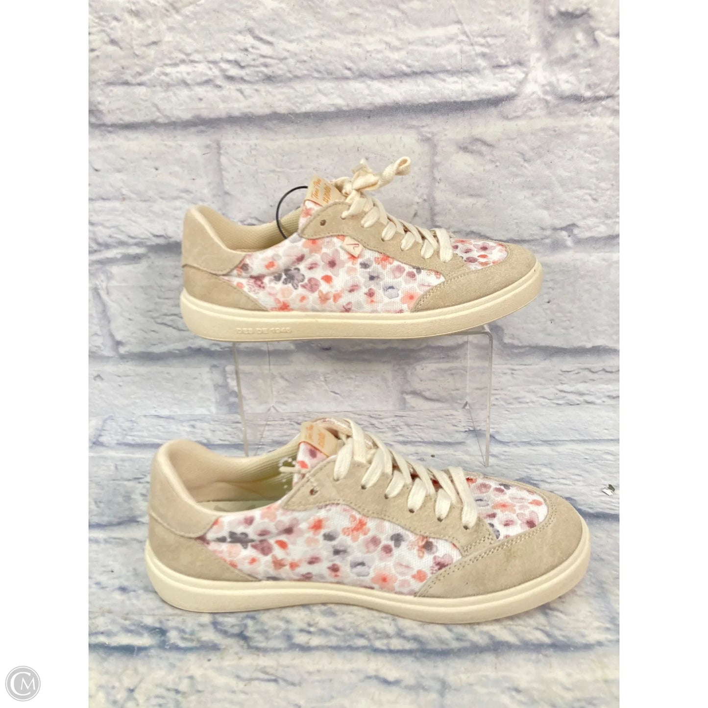 Shoes Sneakers By Clothes Mentor In Cream, Size: 8