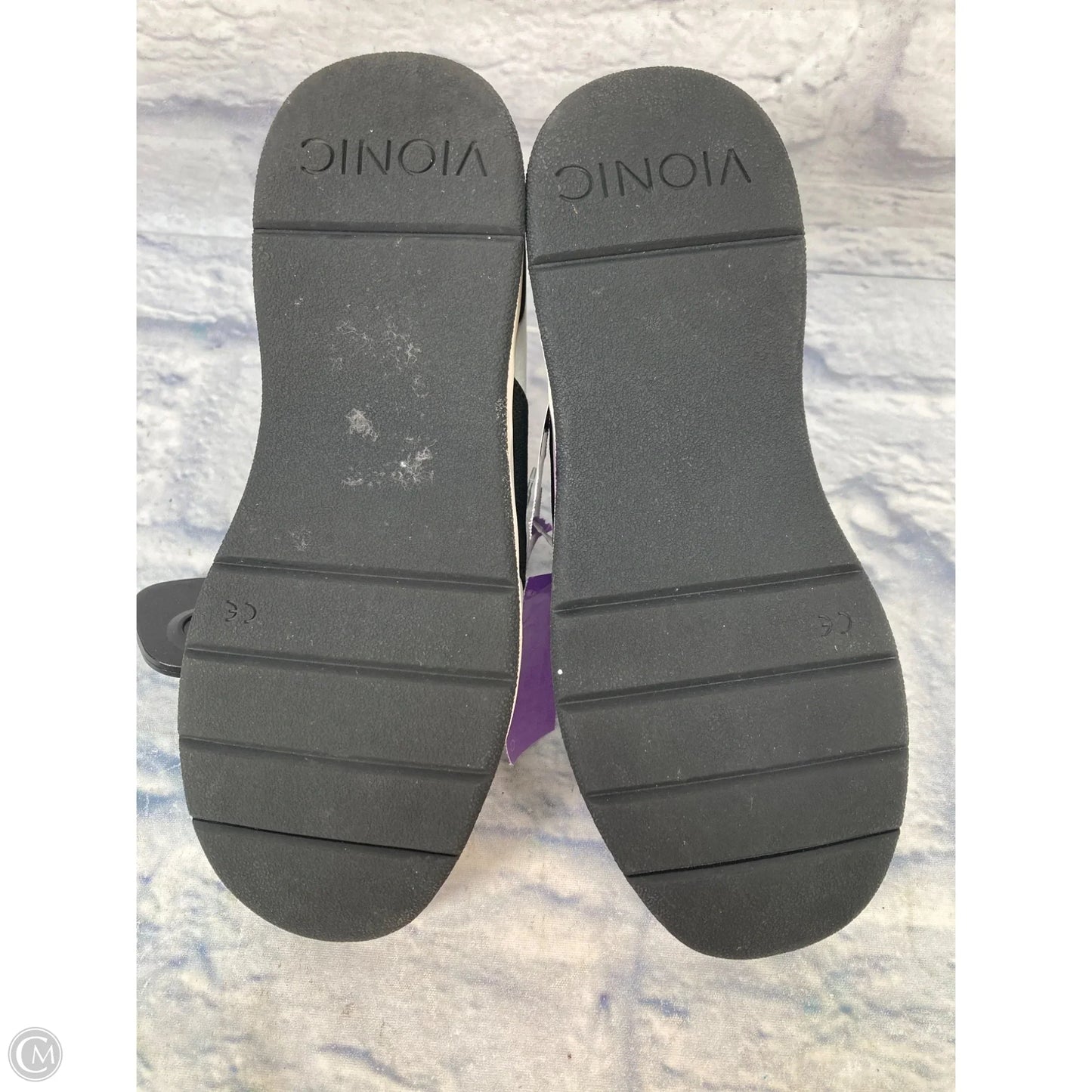 Shoes Athletic By Vionic In Black & White, Size: 6