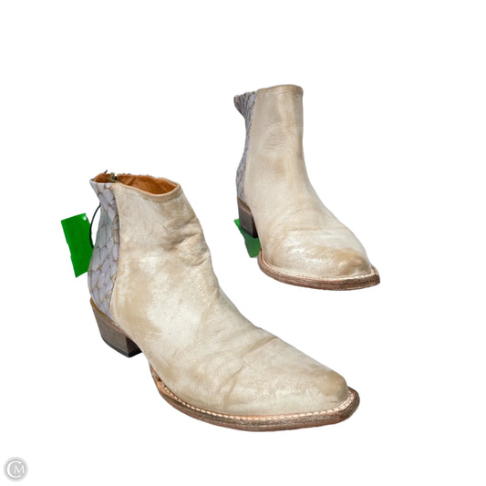 Boots Ankle Flats By Freebird In Tan, Size: 9