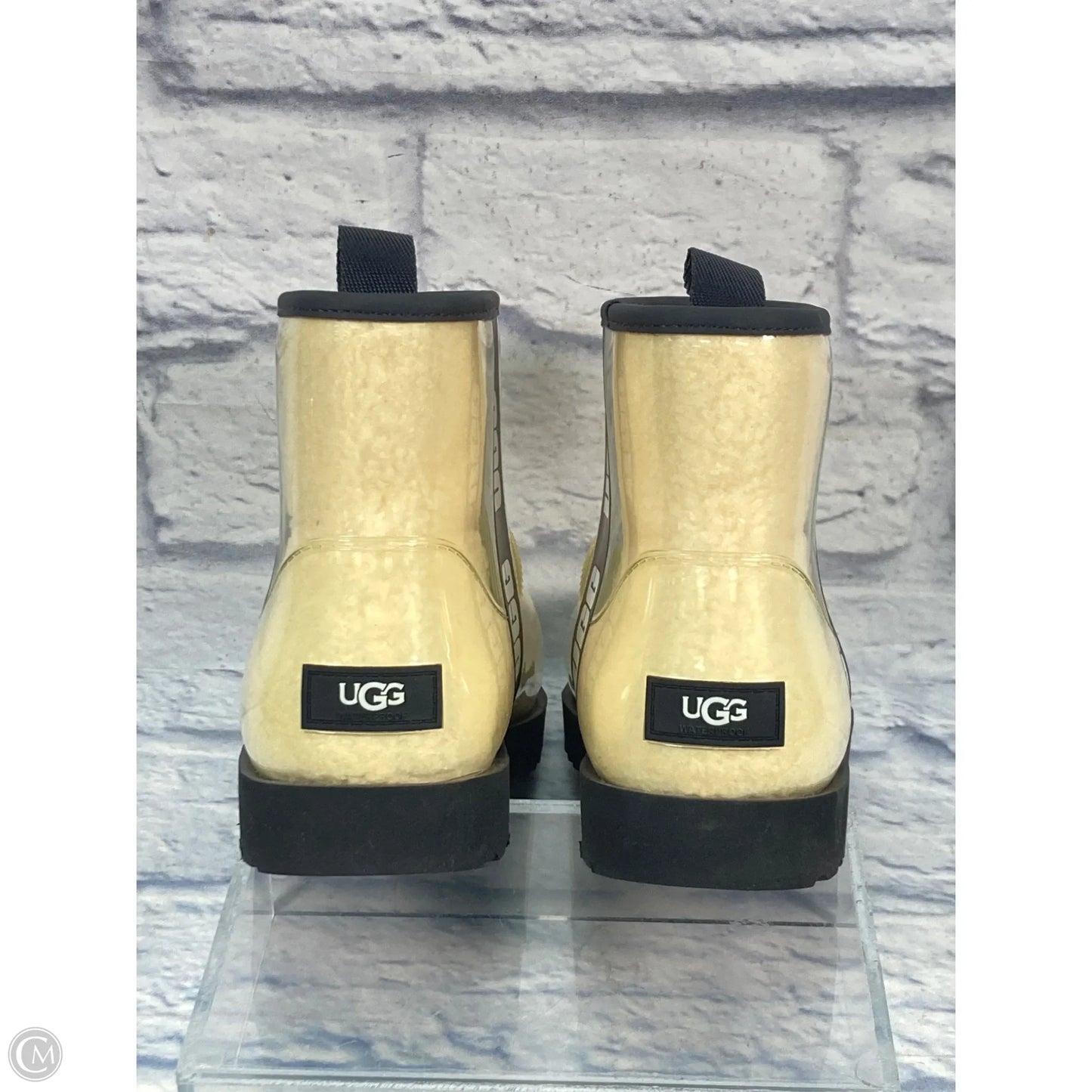 Shoes Designer By Ugg In Cream, Size: 9