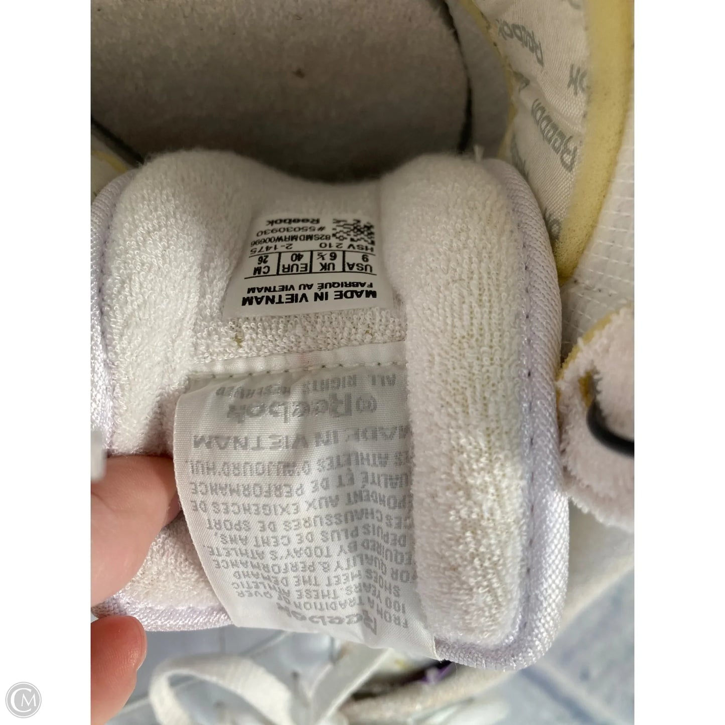 Shoes Sneakers By Reebok In White, Size: 9