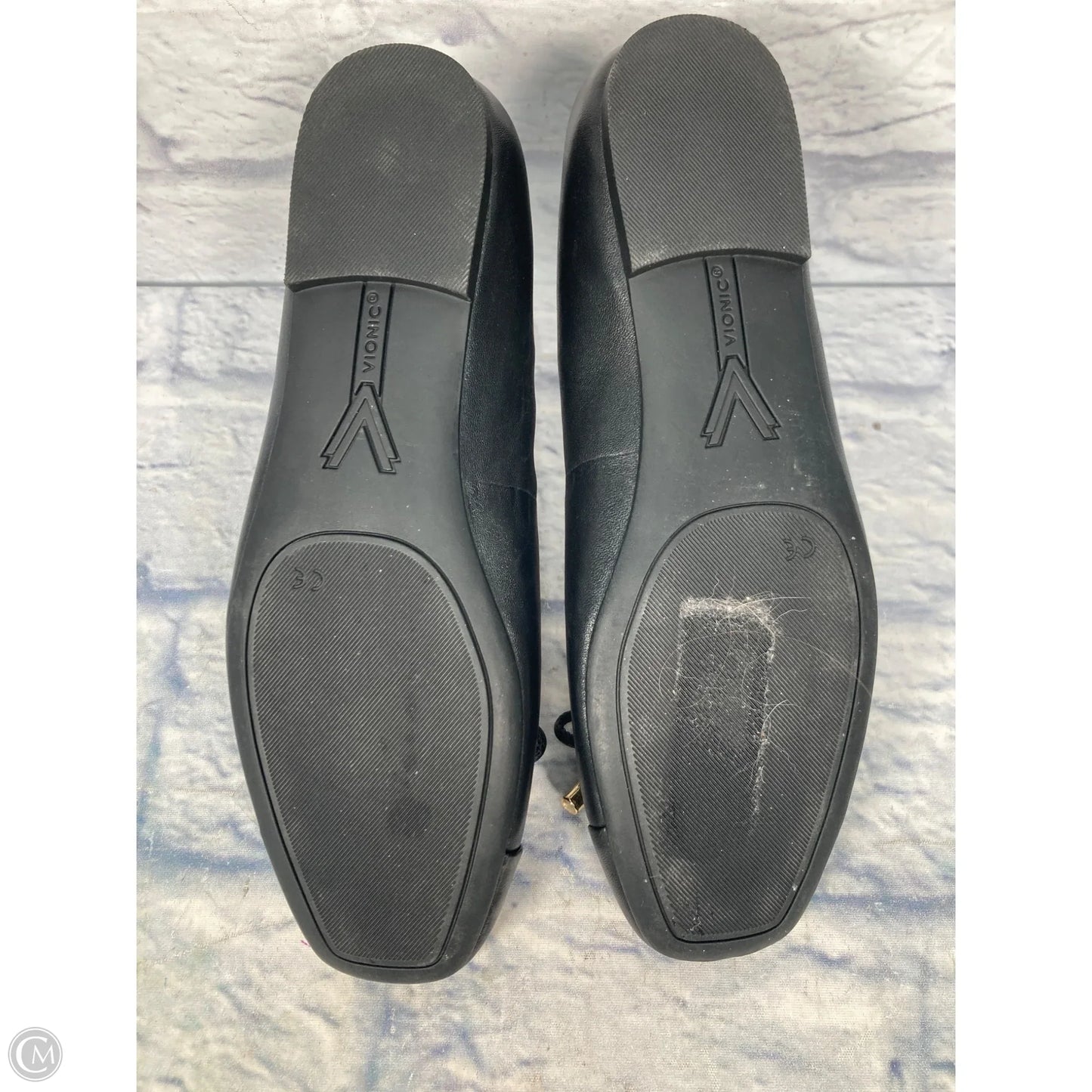 Shoes Flats By Vionic In Black, Size: 9