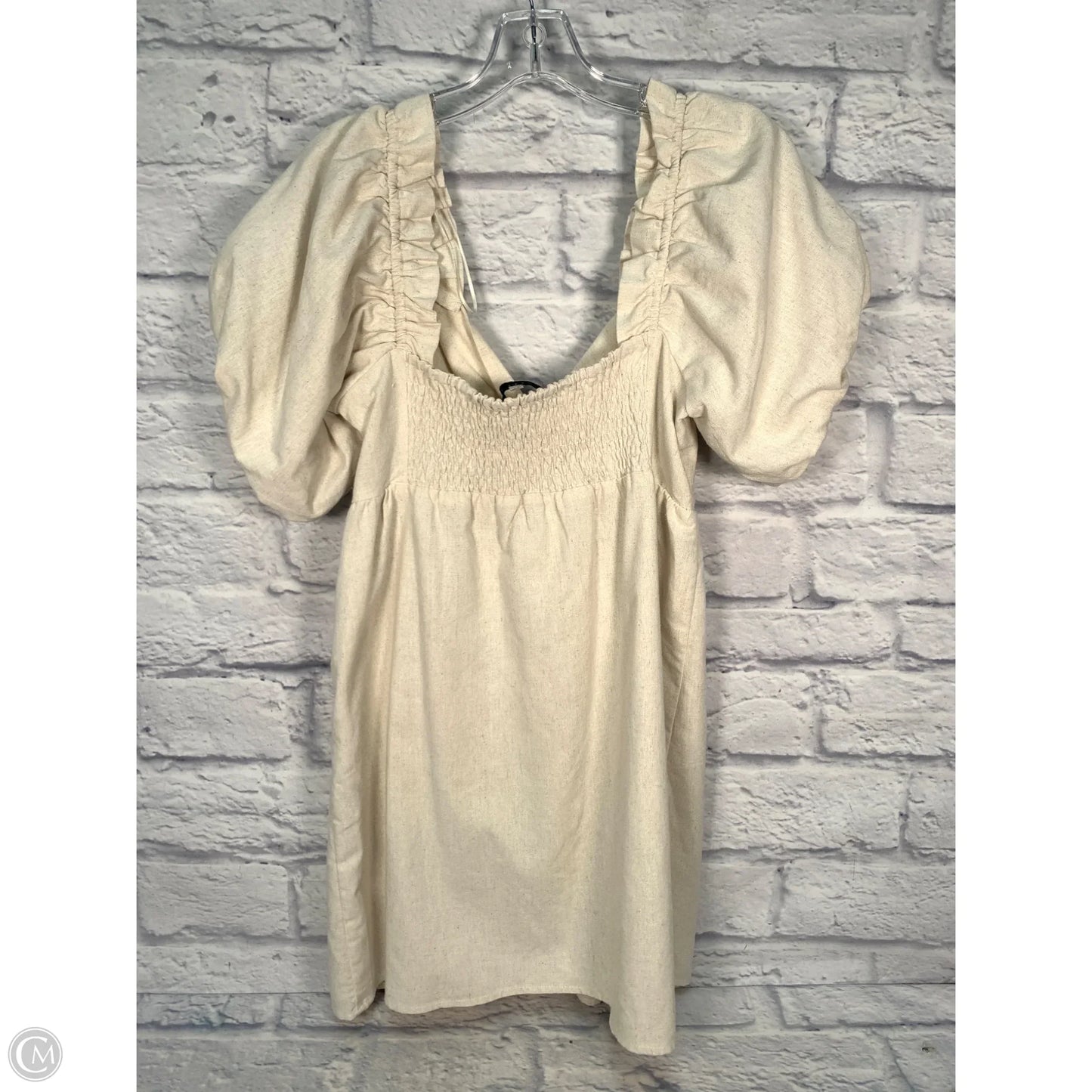 Dress Party Short By Clothes Mentor In Cream, Size: M
