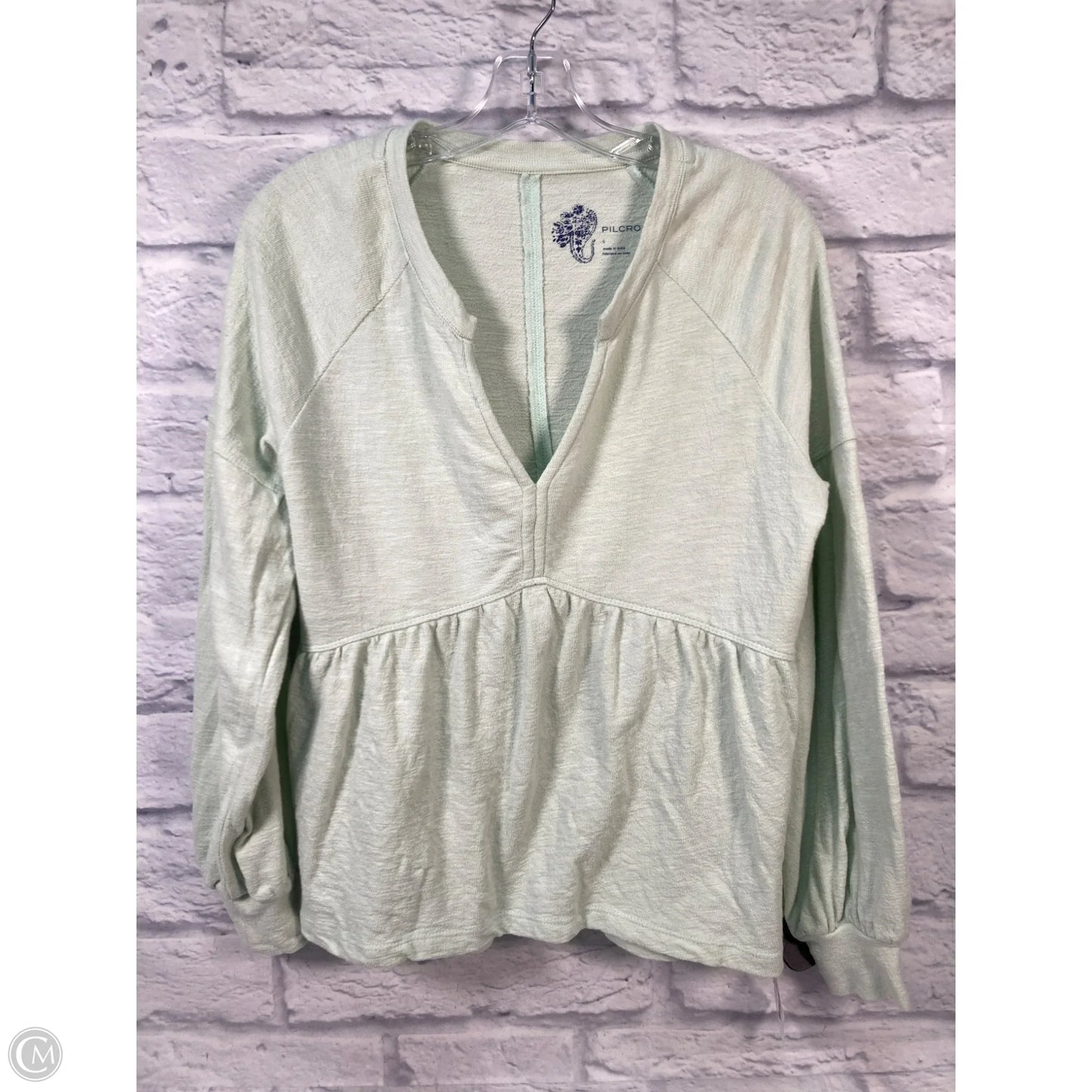 Top Long Sleeve By Pilcro In Green, Size: S