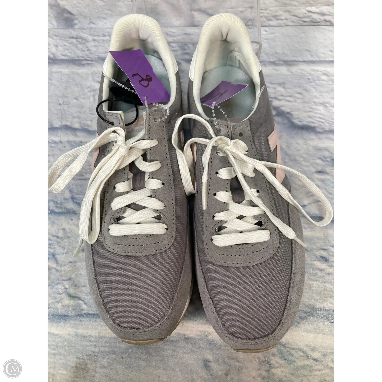 Shoes Sneakers By New Balance In Grey & Pink, Size: 9