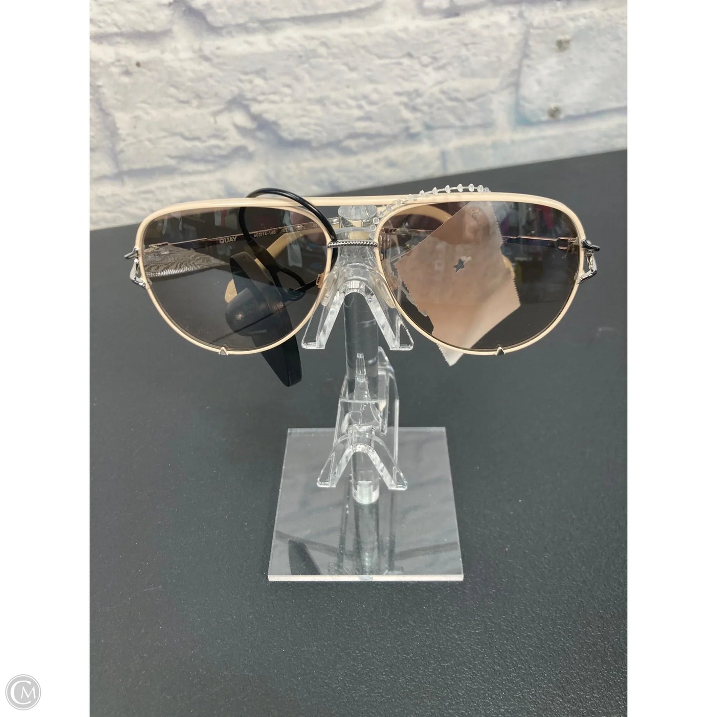 Sunglasses By Quay, Size: Medium